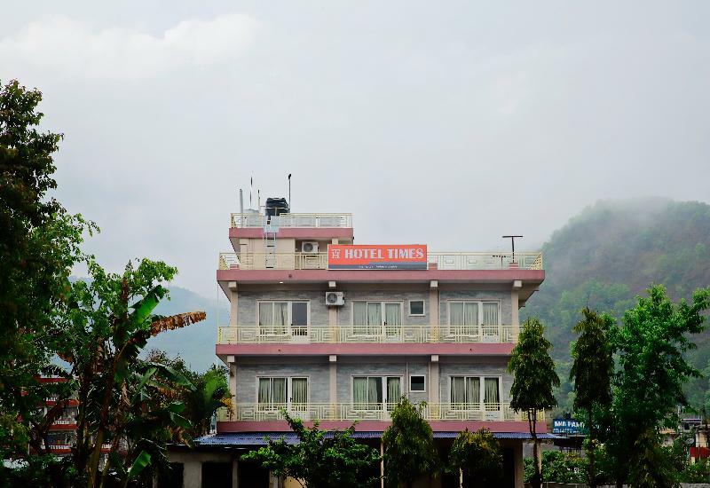 Oyo 575 Api Suites Pokhara Exterior photo