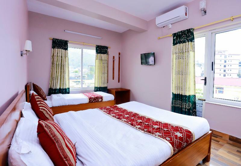 Oyo 575 Api Suites Pokhara Exterior photo