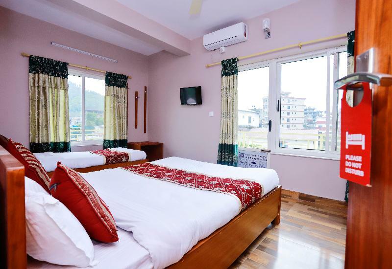 Oyo 575 Api Suites Pokhara Exterior photo