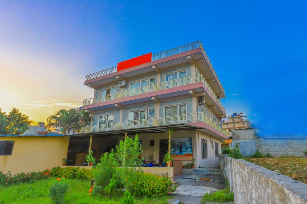 Oyo 575 Api Suites Pokhara Exterior photo
