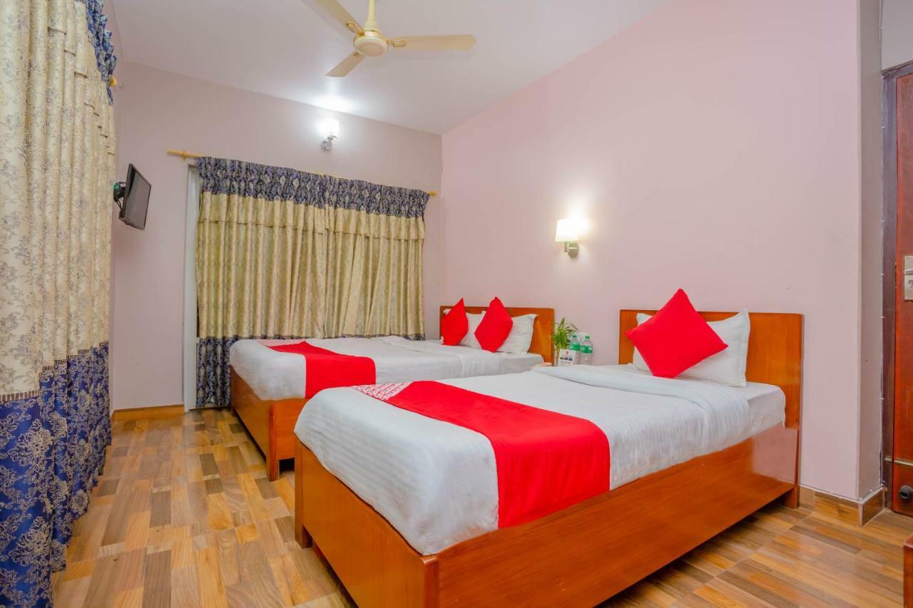 Oyo 575 Api Suites Pokhara Exterior photo