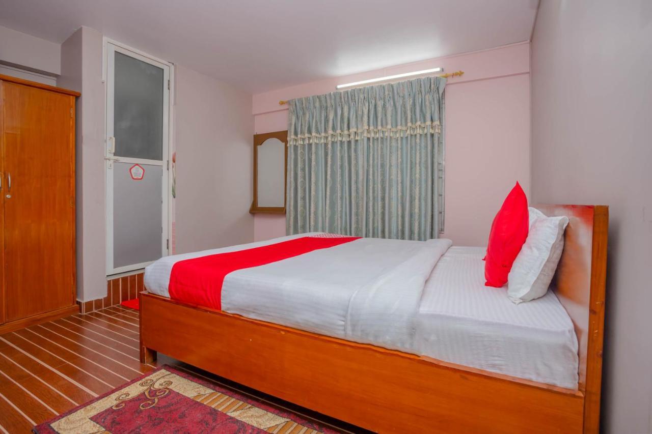 Oyo 575 Api Suites Pokhara Exterior photo